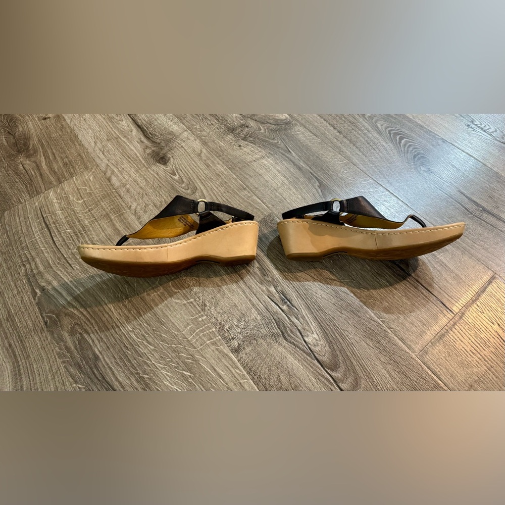 Born Black/Tan Leather Thong Wedge Women's Sandals Size 9 / 40.5 - Picture 5 of 14
